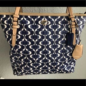 Coach Peyton Dream Top Zip tote bag F27350